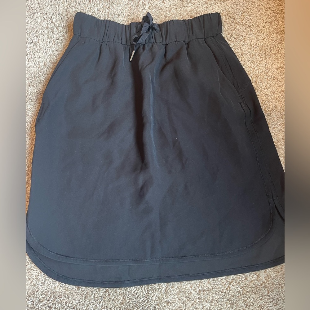 Lululemon skirt size 4